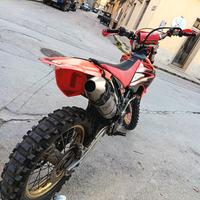 Moto enduro 