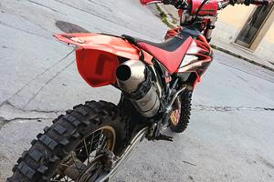 Moto enduro 