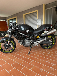Ducati Monster 696