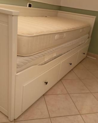 Letto IKEA modello Hemnes