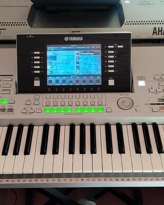 Tastiera Yamaha Tyros.