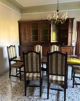 Set tavolo, sedie e credenza vintage anni ‘70