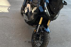 X-Adv 750 Akrapovic