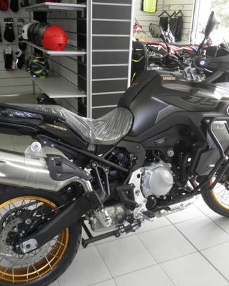Voge Valico 900