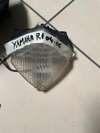 fanale posteriore r1 2004/2006