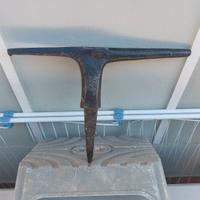 Incudine  antica  euro 130.