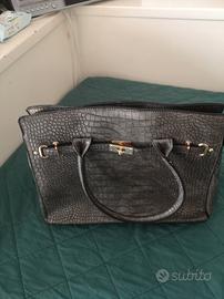 Borsa con trolla 