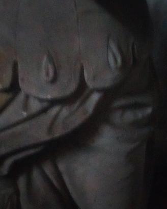 antico statua in pietra