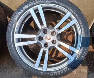 Cerchi 21e gomme invernali Porsche Macan