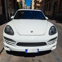 Porsche cayenne allestimento GTS