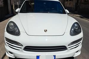 Porsche cayenne allestimento GTS