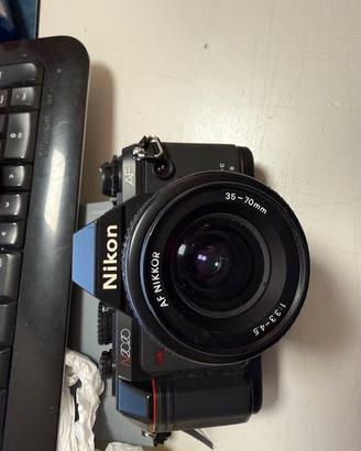 NIKON N2020 / F-501 CON OBBIETTIVO AF NIKKOR 35-70