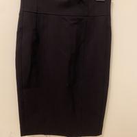 Gonna nera Caractēre