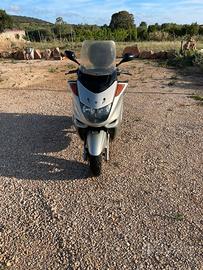 Yamaha majesty 250