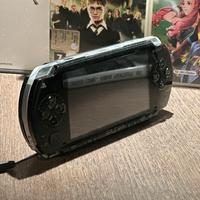 PSP 1004 Sony nera + scatola e caricatore