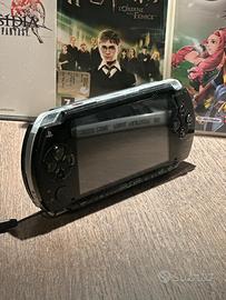 PSP 1004 Sony nera + scatola e caricatore