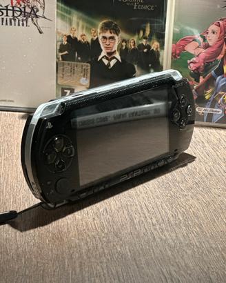 PSP 1004 Sony nera + scatola e caricatore