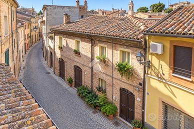 CASA SEMINDIPENDENTE A MONTE URANO
