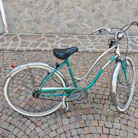 Bicicletta donna stile olandese 