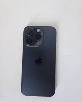 iPhone 15 Pro 512 GB + Wireless Charging