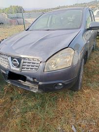 Nissan Qashqai 2.0 con motore rotto