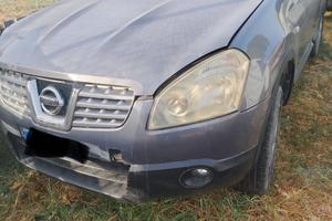 Nissan Qashqai 2.0 con motore rotto