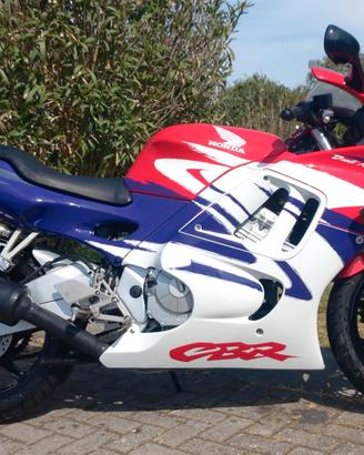 Cbr 600 f 98 da catalogo ultima a carburatori