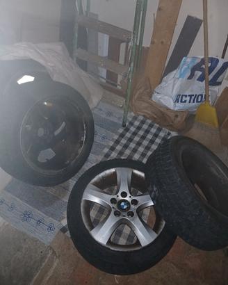gomme auto con cerchio 