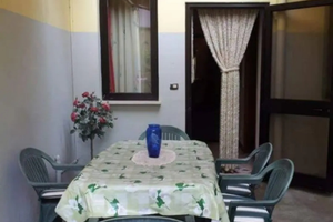 Sottomarina Appartamento pianoterra con cortile