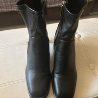 Stivaletto nero Zara