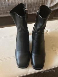 Stivaletto nero Zara