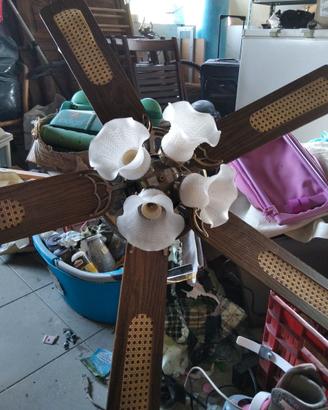 Ventilatore a soffitto con luci