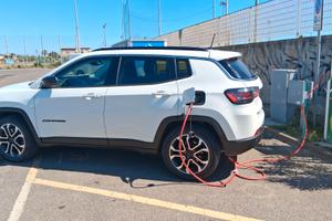 Jeep Compass ibrida plug-in Phev