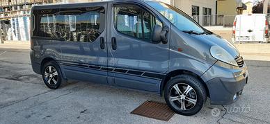 Opel Vivaro Combi 2.0 CDTI Autocarro