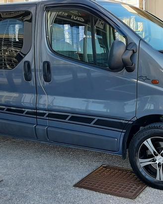 Opel Vivaro Combi 2.0 CDTI Autocarro