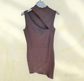Vestito nero smanicato