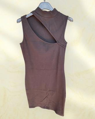 Vestito nero smanicato