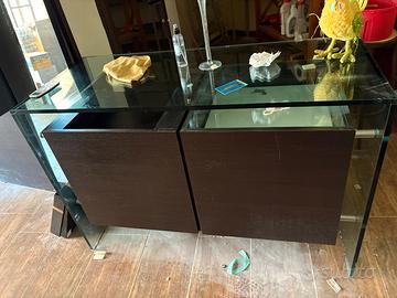 Scrivania per negozio con vetrina e specchio