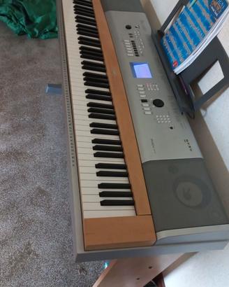 Pianoforte Yamaha DGX 630