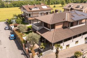 Villetta a schiera di 212 m² con 5 locali e box au