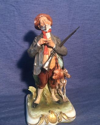 Statuina Capodimonte - Cacciatore "in pausa"