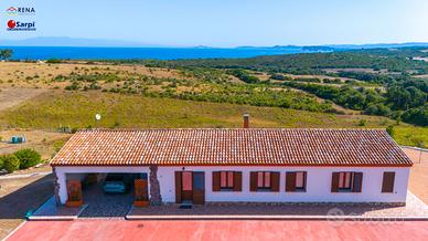 Stazzo indipendente con vista mare