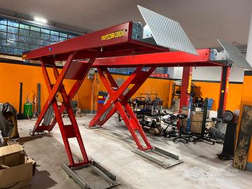 Attrezzatura officina riparazione auto