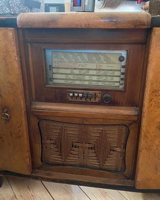 Mobile bar radio