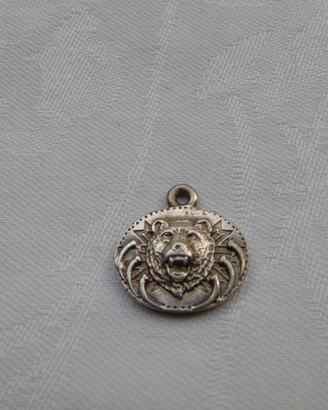 Ciondolo testa di leone argento