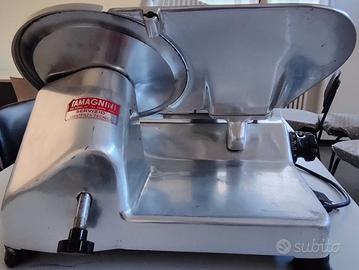 Affettatrice elettrica marca Tamagnini lama 25 cm