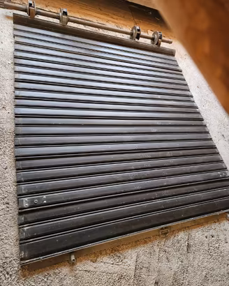 Serranda Garage