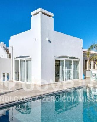 Villa di 183 m² con più di 5 locali a Ostuni