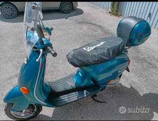 Piaggio Vespa 125 ET4 usata in vendita