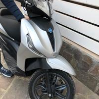 Beverly 300s nuovo